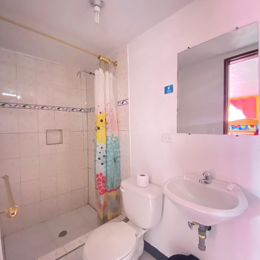 Hostal Chasqui 奥塔瓦洛 外观 照片