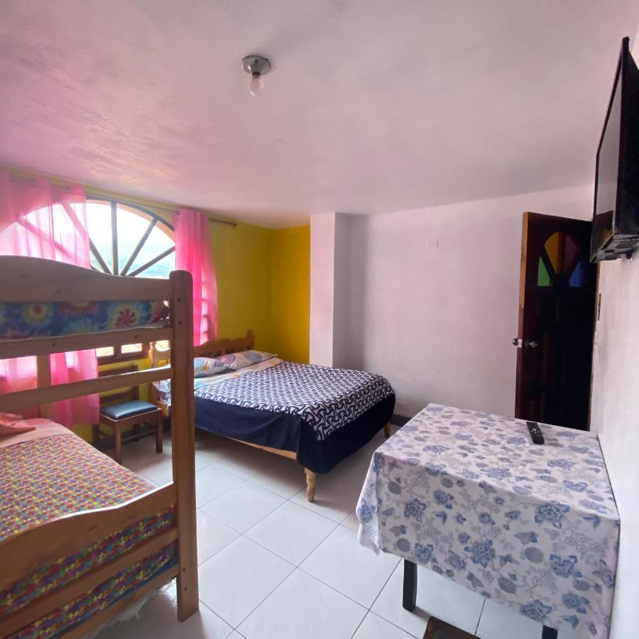 Hostal Chasqui 奥塔瓦洛 外观 照片