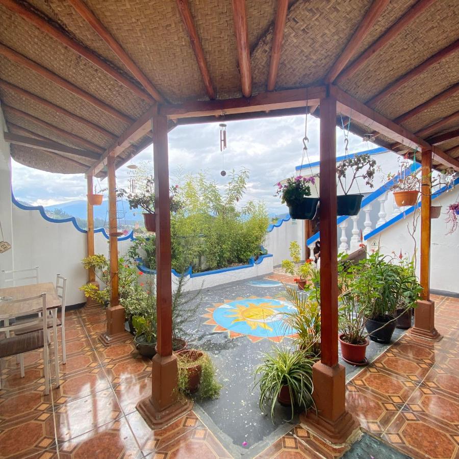 Hostal Chasqui 奥塔瓦洛 外观 照片